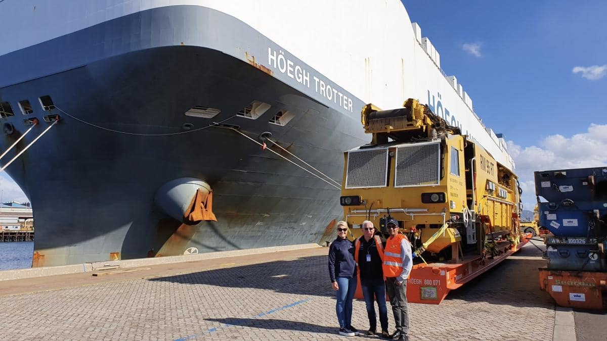 Lana with David Crampton and Nicky Colanco - Rail Ballast Cleaning Machine arrival Oct 2020