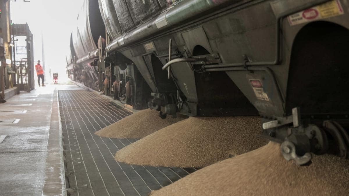 Port Kembla grain train 